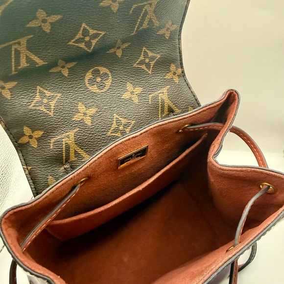 Louis Vuitton Backpack - Picture 4 of 12